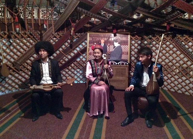 Sounds of the Silk Route: Music of the Karakalpaks (video)